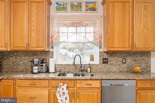 6910 Governors Grant Ln, Fredericksburg, VA 22407 - Photo 17