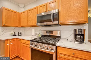 11200 Hollins Ct, Fredericksburg, VA 22407 - Photo 9