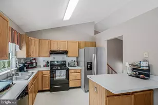 12502 Warren Ln, Spotsylvania, VA 22551 - Photo 9