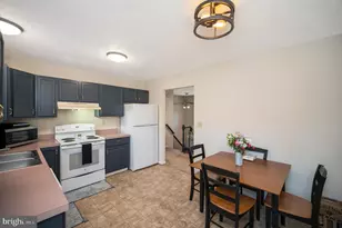 11514 Woodland View Dr, Fredericksburg, VA 22407 - Photo 9