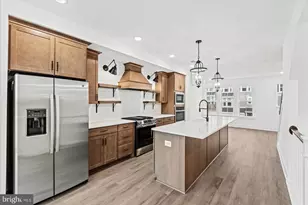 9407 Pacific Elm St, Fredericksburg, VA 22407 - Photo 9