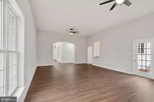 13031 Dahlia Ln, Fredericksburg, VA 22407 - Photo 9