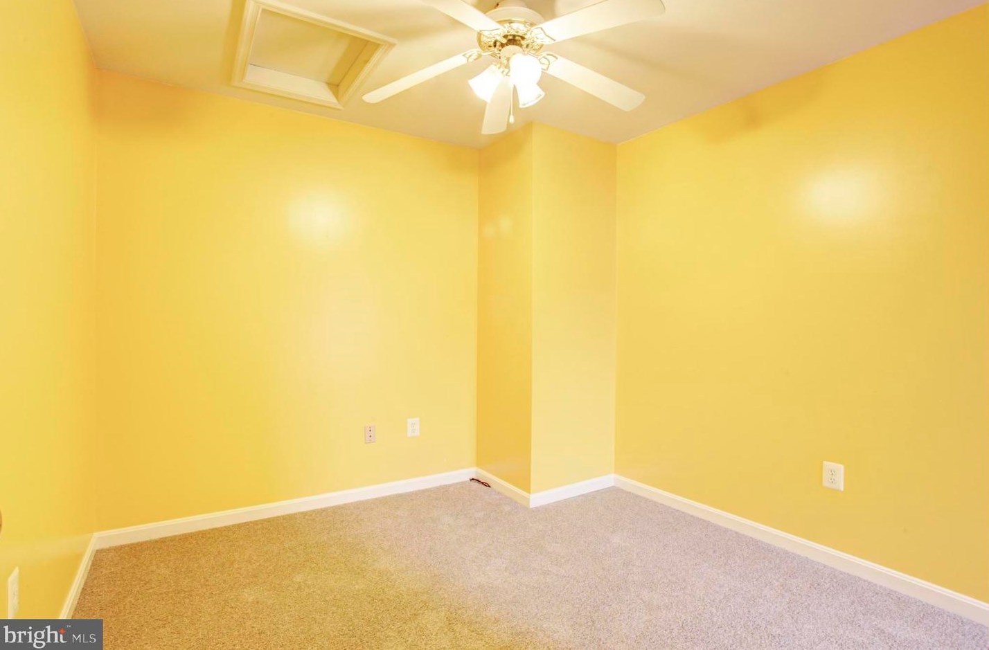 14 Lakeside Dr, Stafford VA 22554-7868 exterior