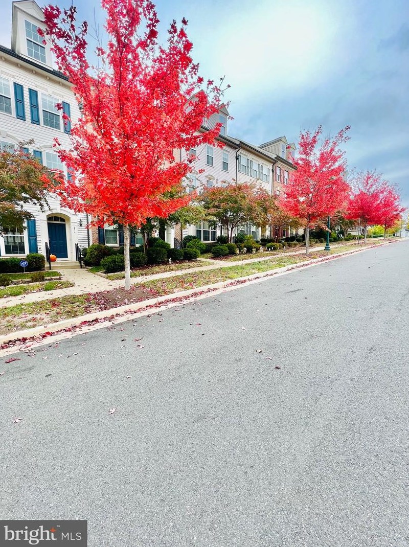 212 Almond Dr, Stafford VA  22554-2530 exterior