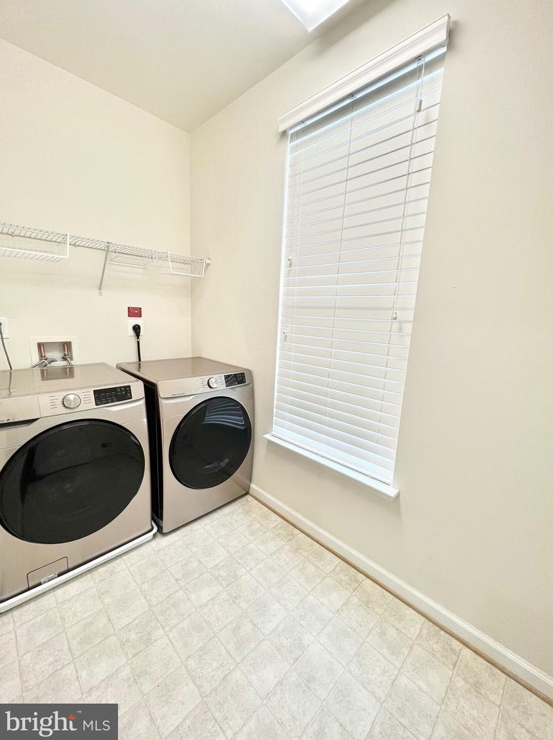 212 Almond Dr, Stafford VA  22554-2530 exterior