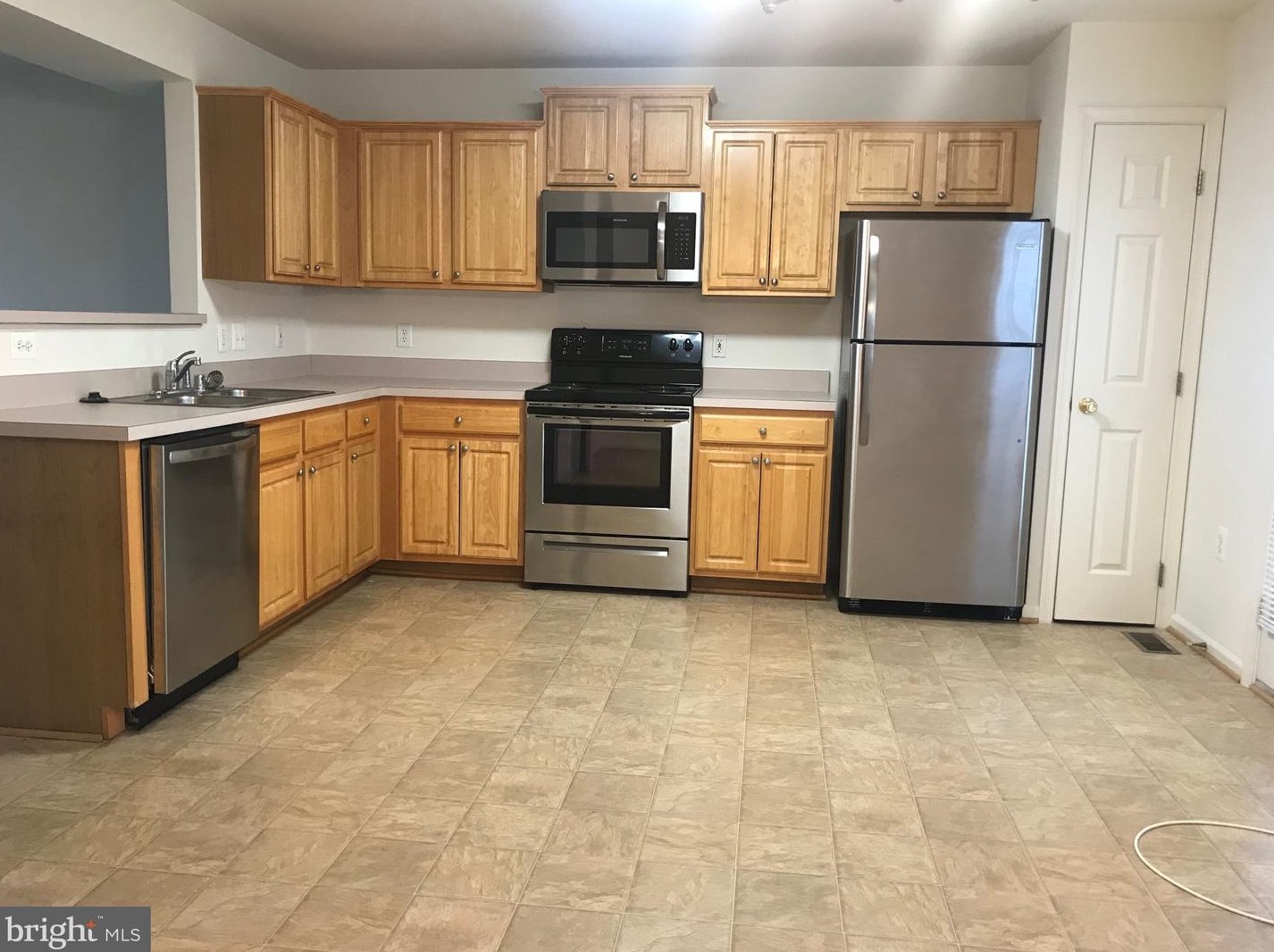 102 Merrill Ct, Stafford VA  22554-7585 exterior