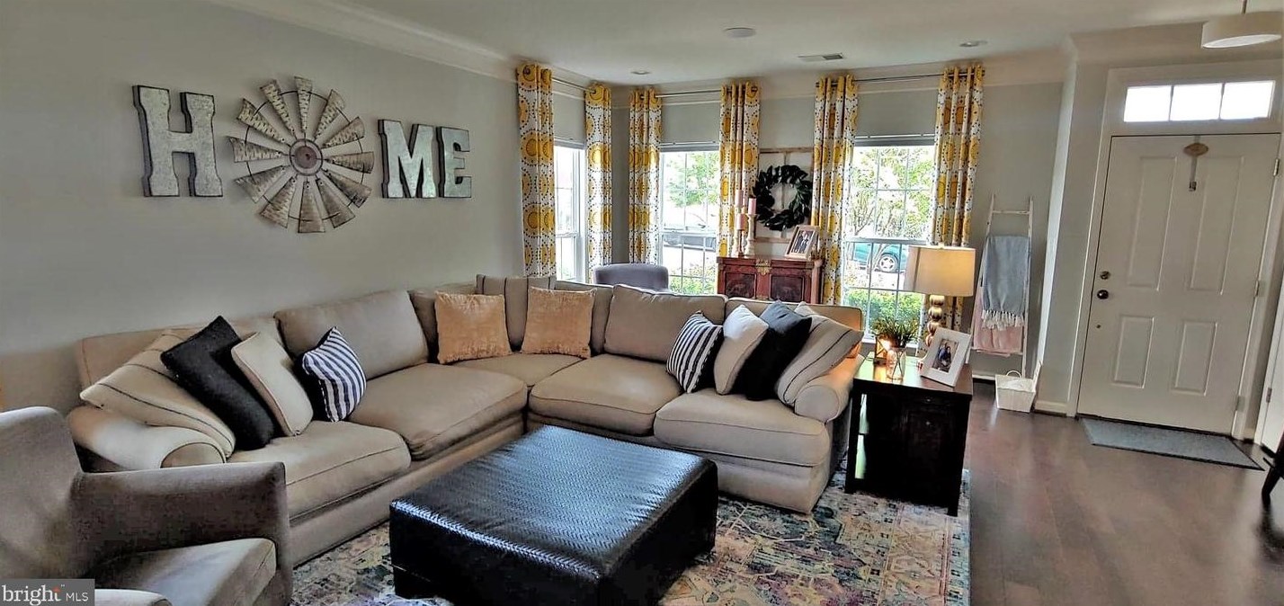 200 Almond Dr, Stafford VA  22554-2530 exterior