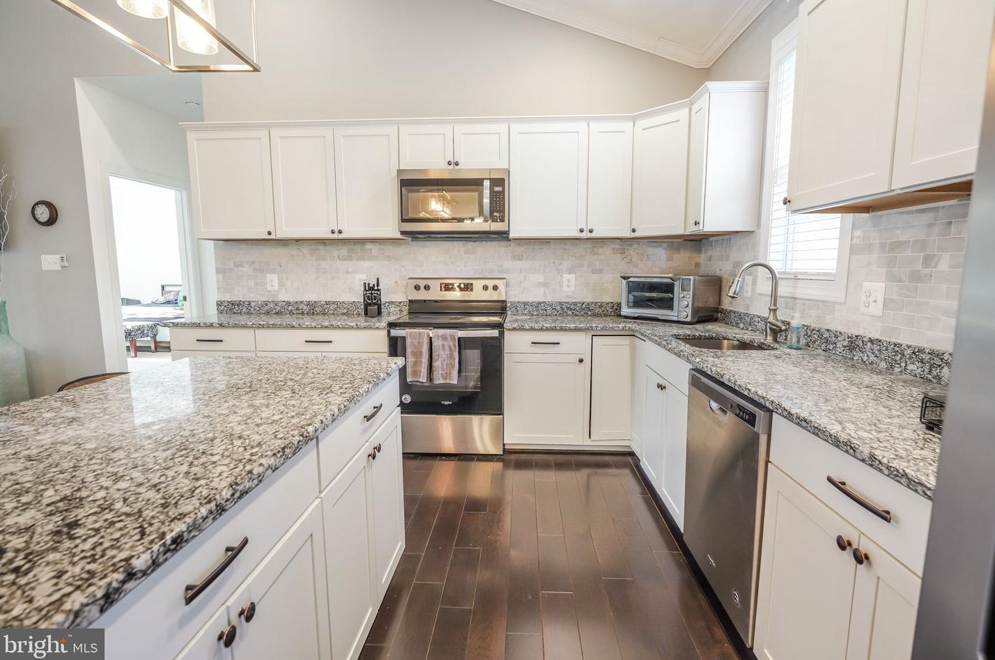 24 Perkins Ln, Stafford VA  22554-5337 exterior