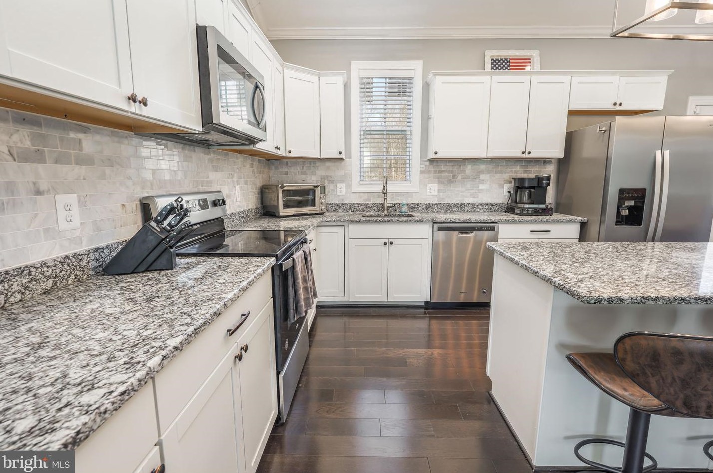 24 Perkins Ln, Stafford VA  22554-5337 exterior