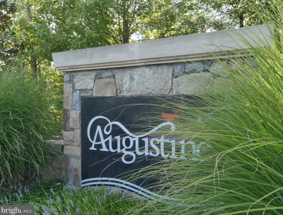 18 Monument Dr, Stafford VA  22554-8508 exterior