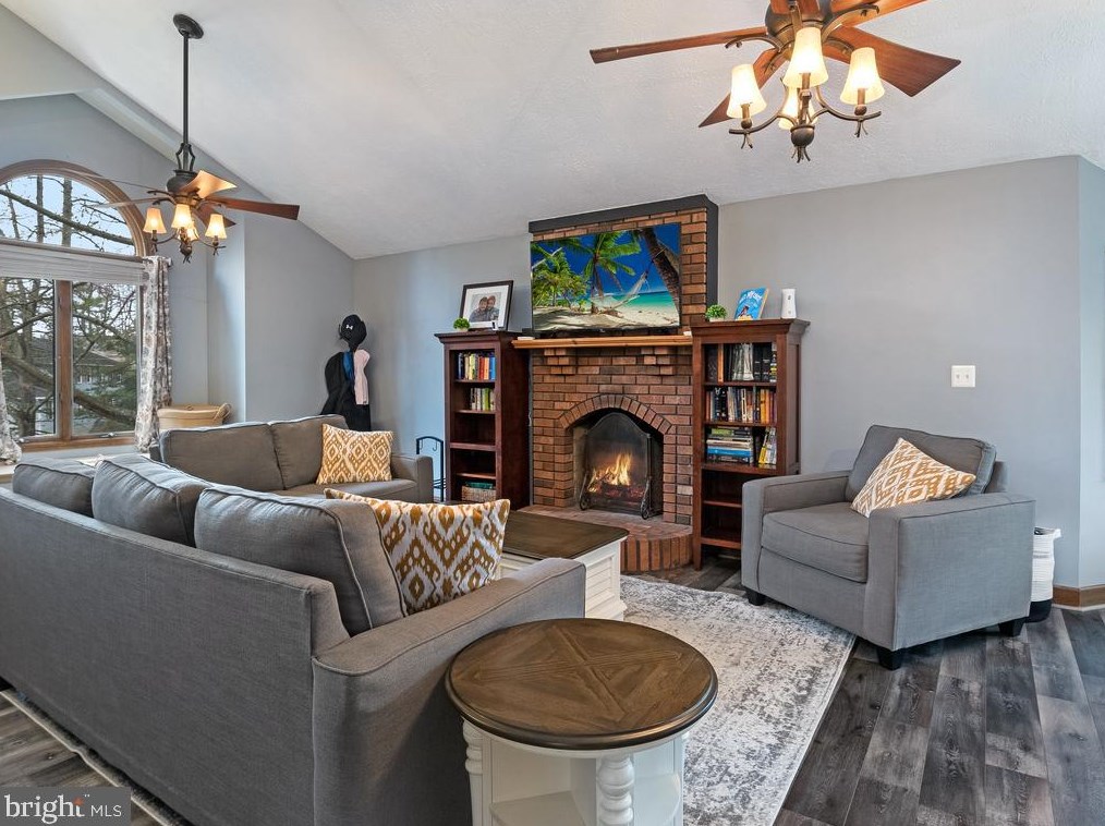 2004 State Room Dr, Stafford VA  22554-2322 exterior