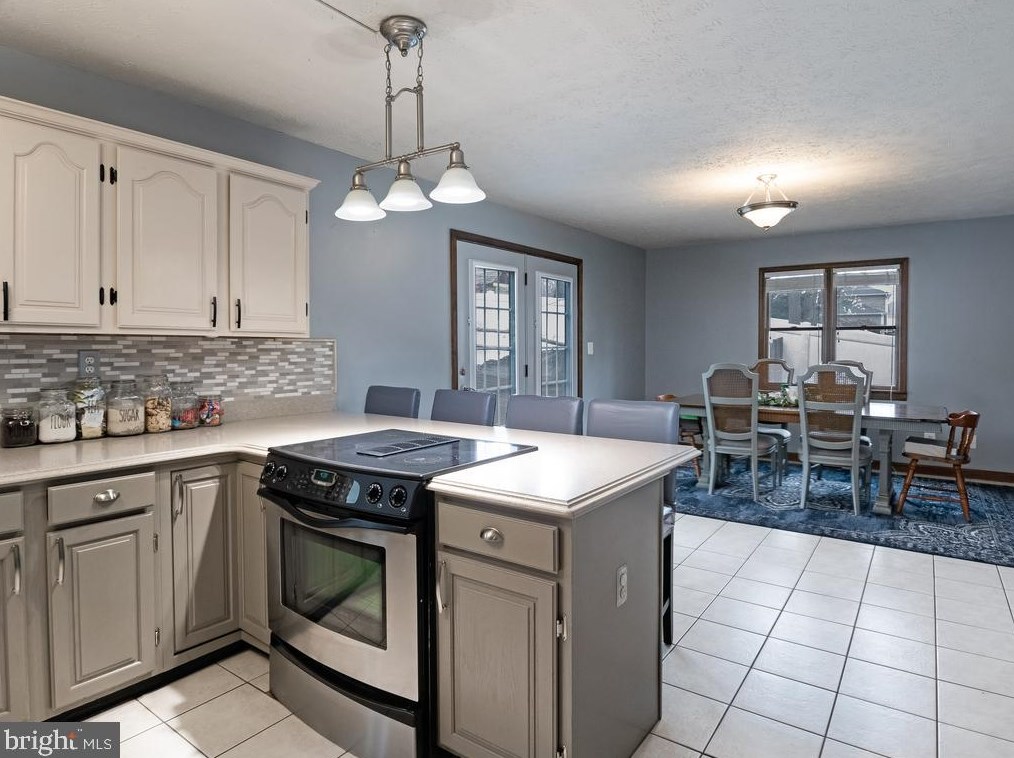 2004 State Room Dr, Stafford VA  22554-2322 exterior