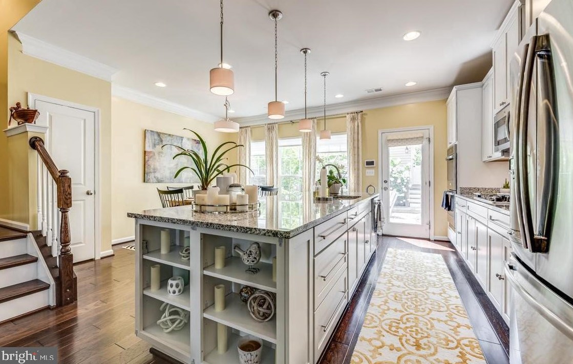 123 Almond Dr, Stafford VA 22554-2537 exterior