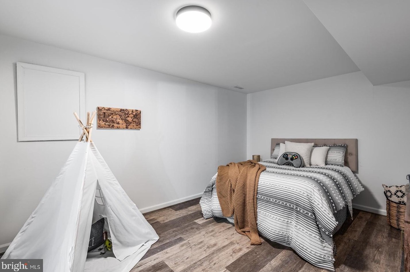 1011 Aquia Dr, Stafford VA  22554-1940 exterior