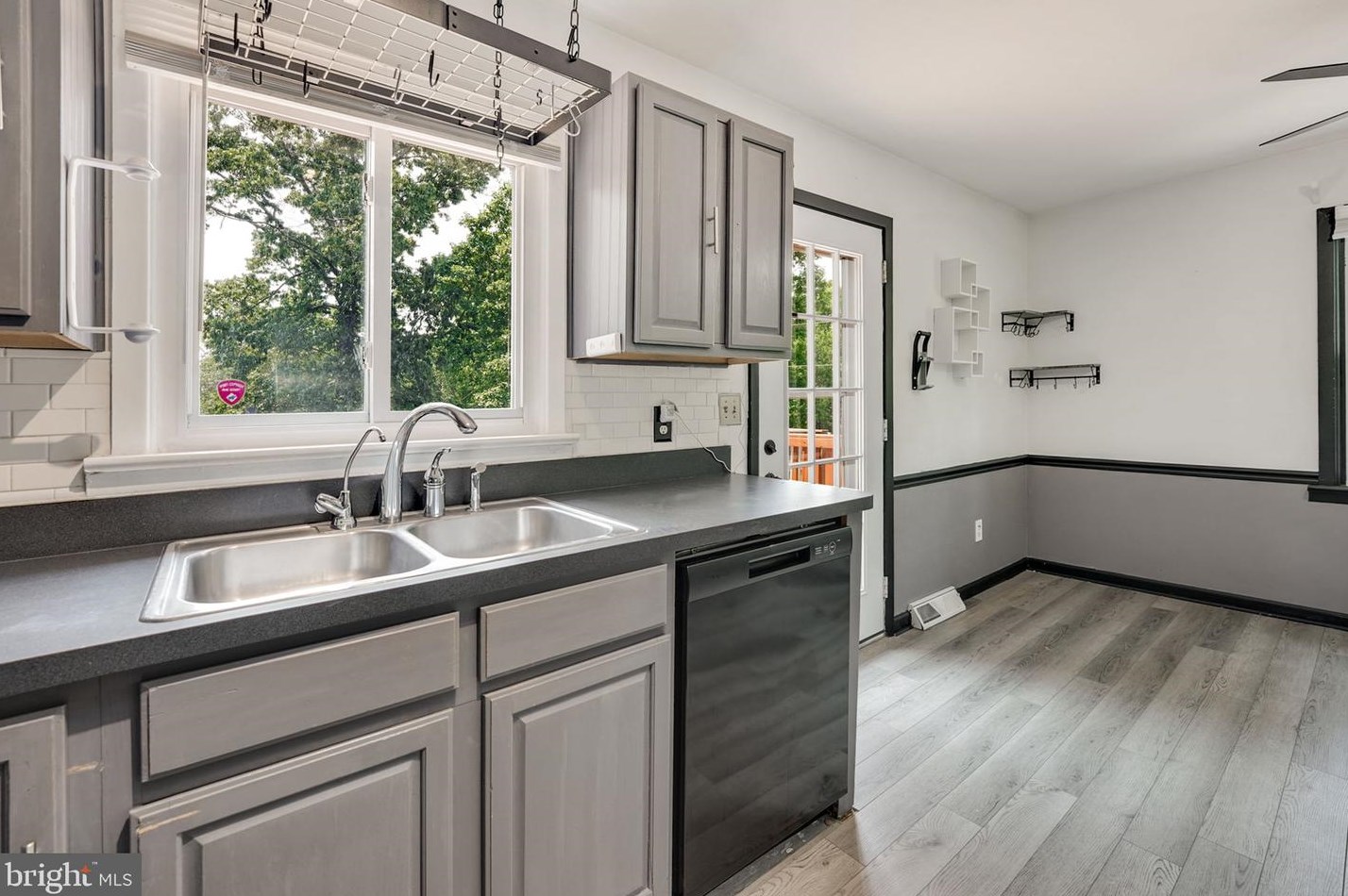 18 Ash Ln, Stafford VA  22556-1272 exterior