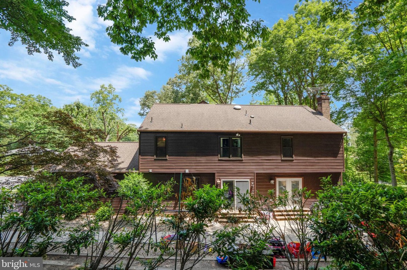 1101 Cape Cod Dr, Stafford VA  22554-2121 exterior