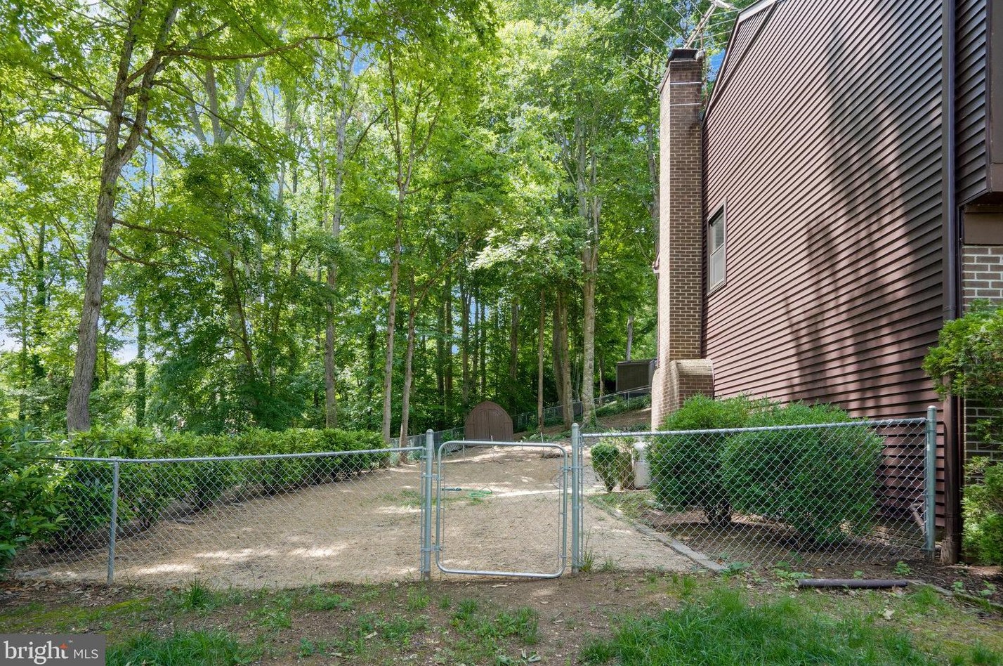 1101 Cape Cod Dr, Stafford VA  22554-2121 exterior