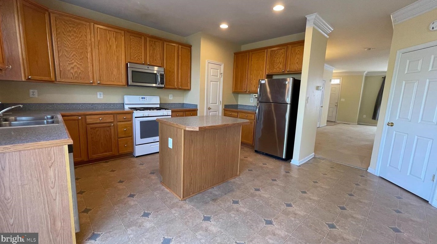 182 Executive Cir, Stafford VA  22554-7134 exterior