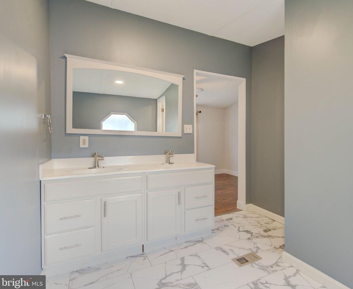 41 Draper Cir, Stafford VA 22554-4754 exterior