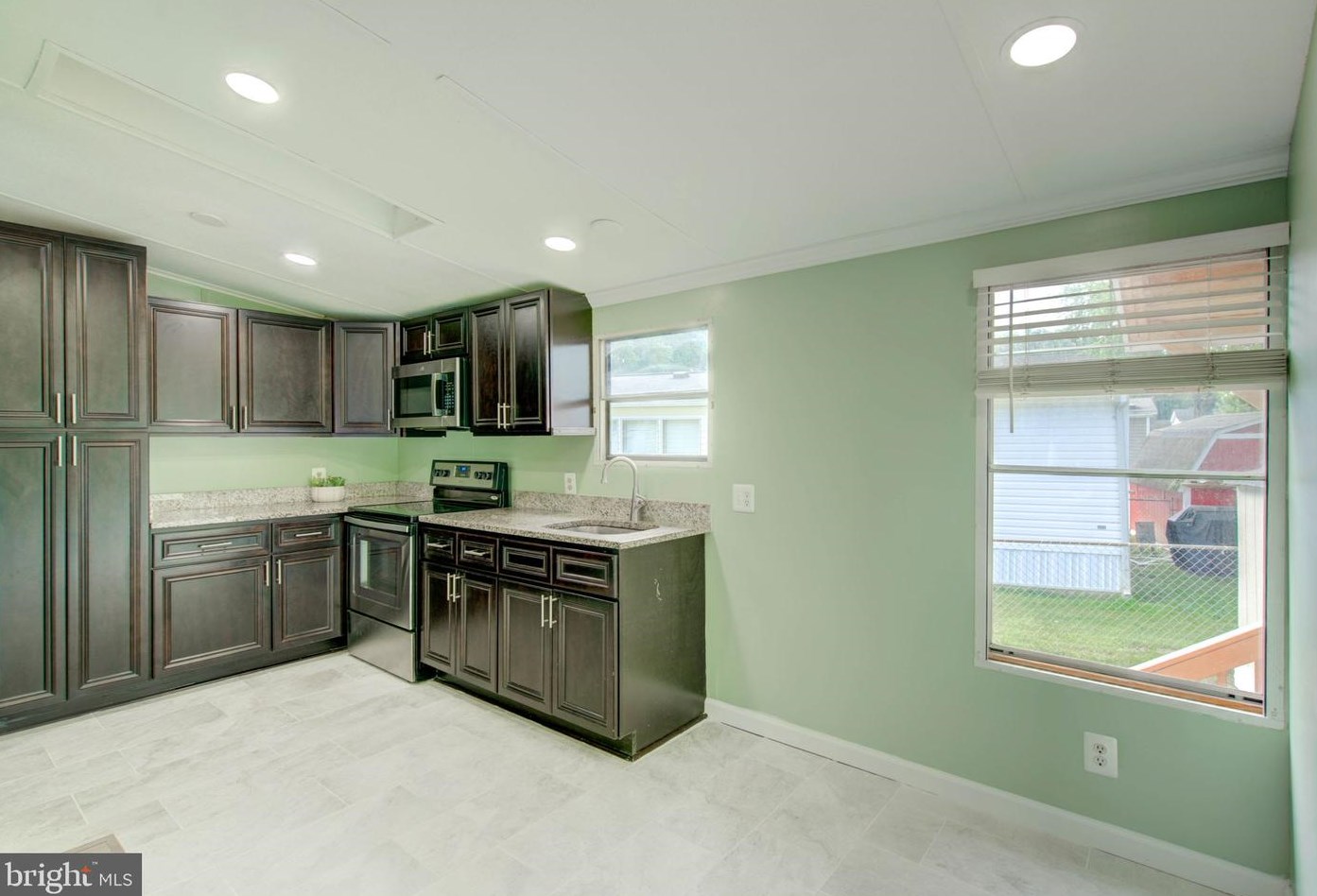 41 Draper Cir, Stafford VA 22554-4754 exterior