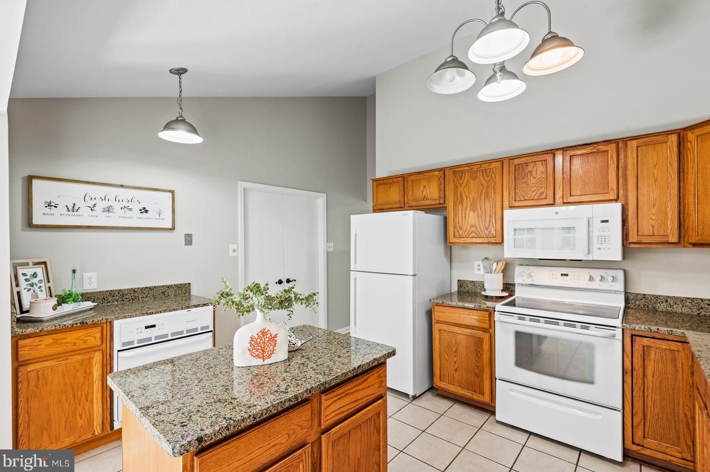 10 Darbywood Ct, Stafford VA 22554-7848 exterior