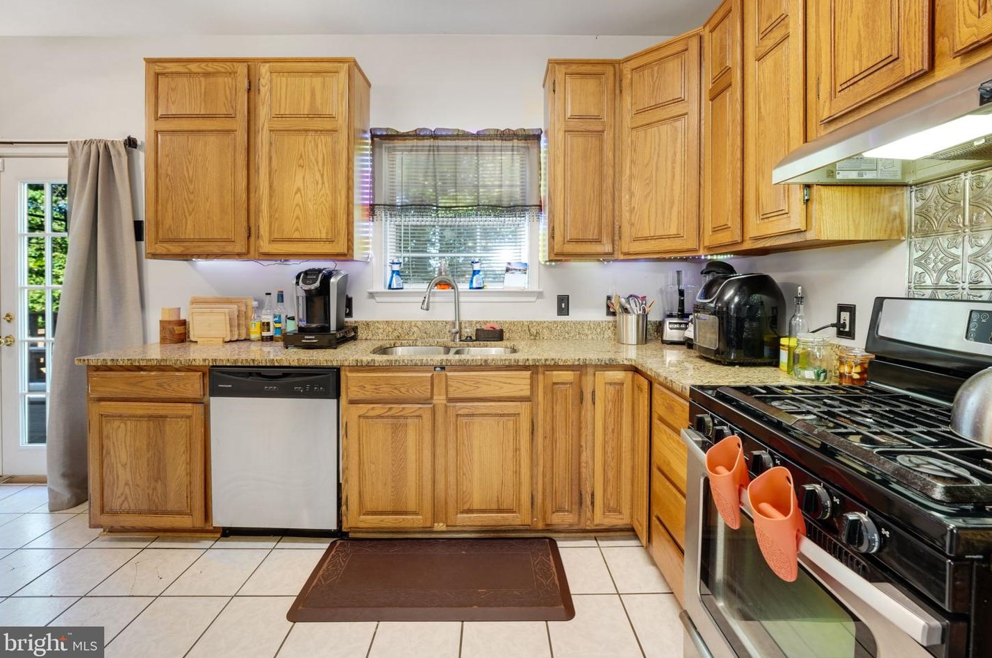 16 Regency Dr, Stafford VA 22554-7832 exterior