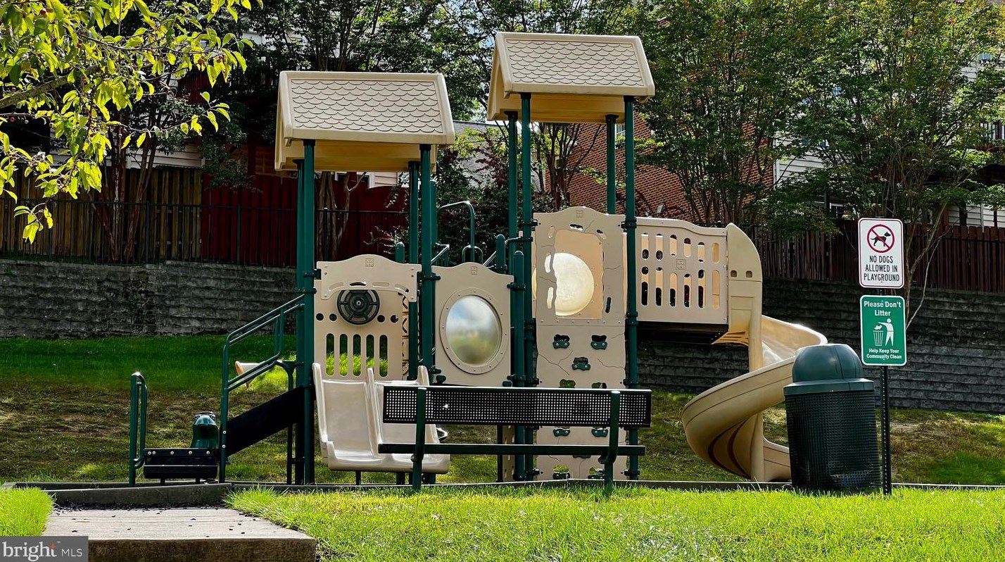 206 Breakers Edge Ct, Stafford VA  22554-4509 exterior