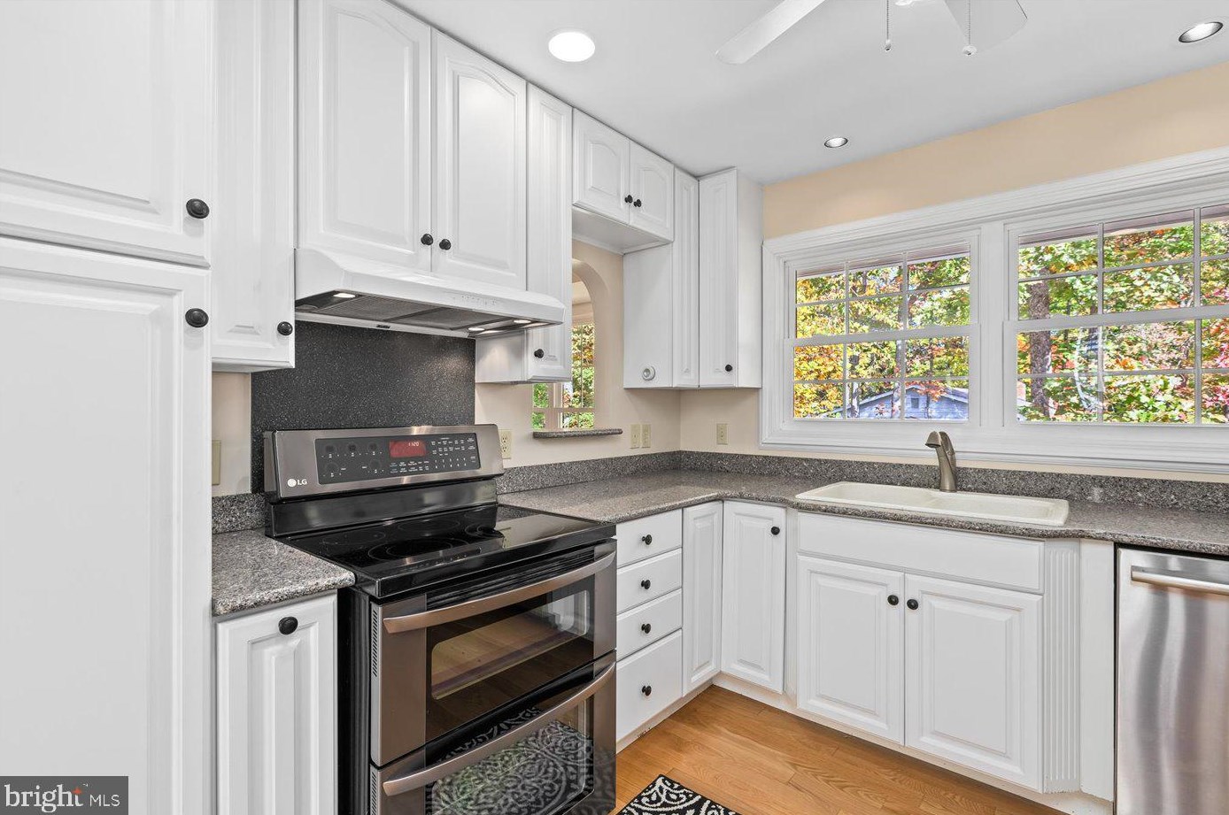 111 Oakwood Dr, Stafford VA  22554-3924 exterior