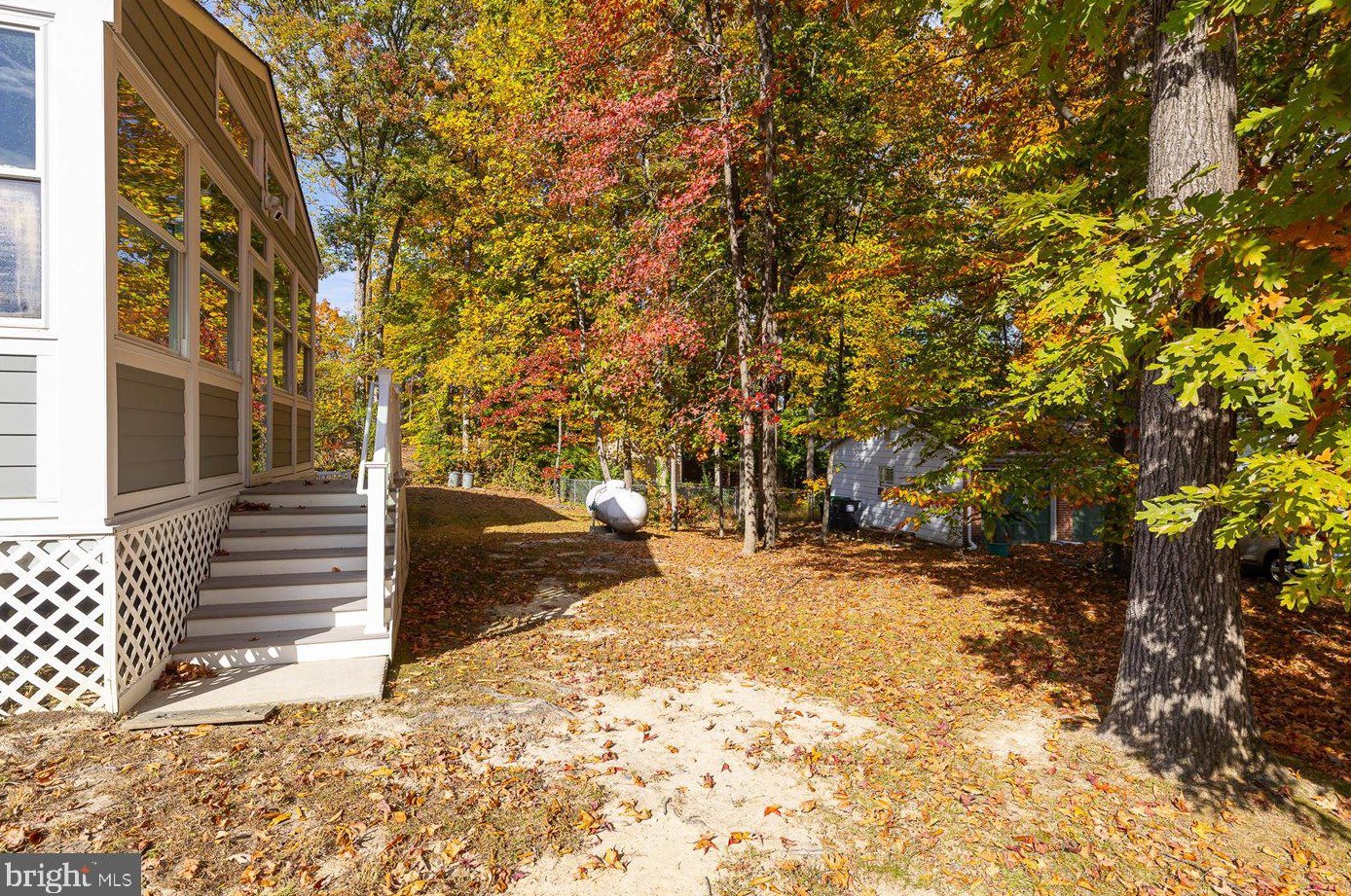 111 Oakwood Dr, Stafford VA  22554-3924 exterior