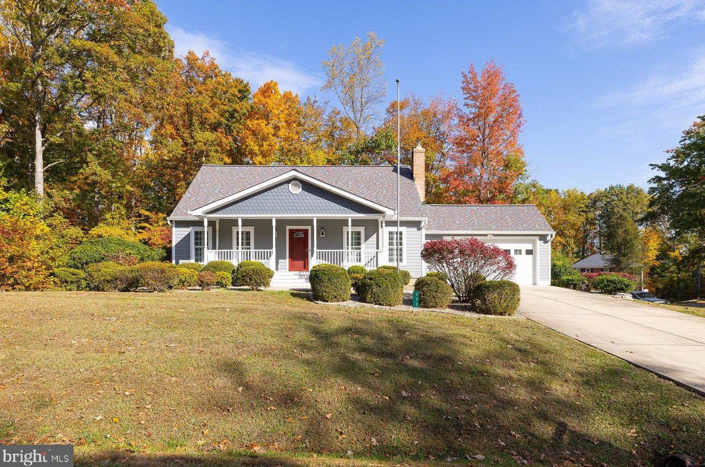 111 Oakwood Dr, Stafford VA  22554-3924 exterior