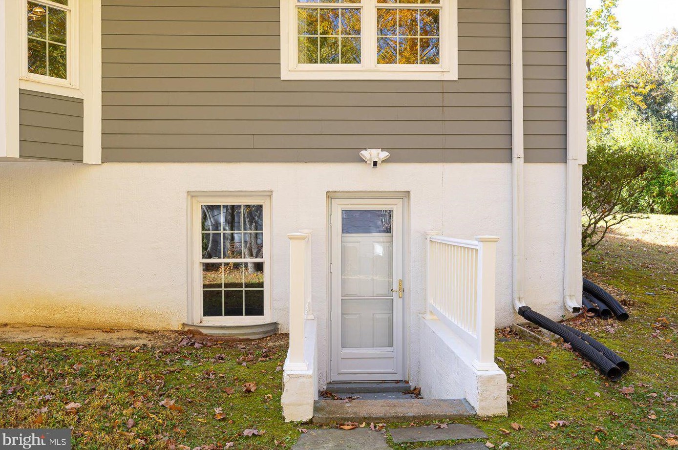 111 Oakwood Dr, Stafford VA  22554-3924 exterior