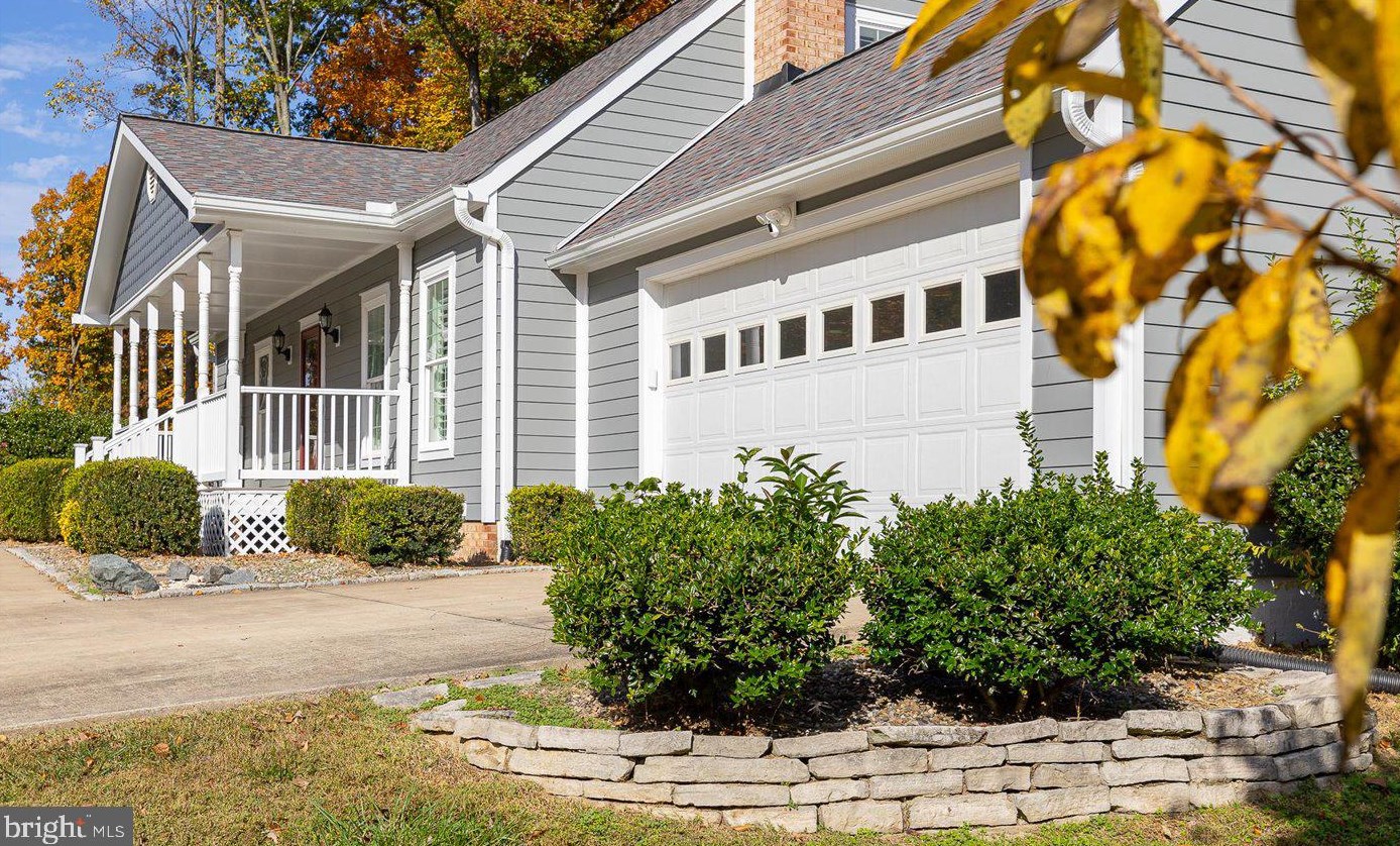 111 Oakwood Dr, Stafford VA  22554-3924 exterior