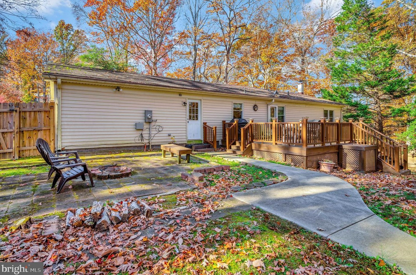 21 Greenridge Dr, Stafford VA  22554-5122 exterior