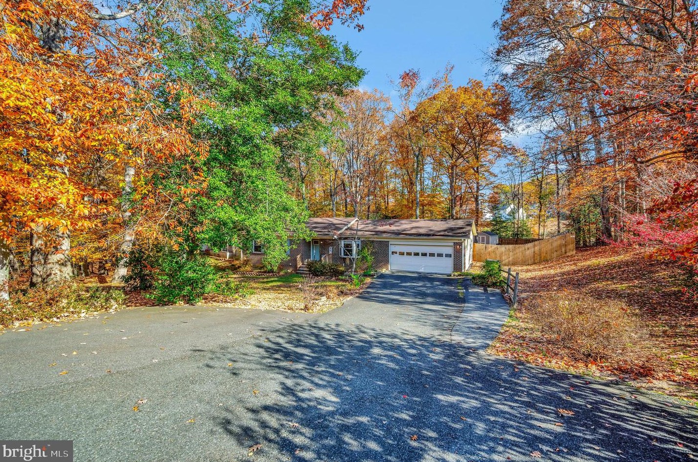 21 Greenridge Dr, Stafford VA  22554-5122 exterior