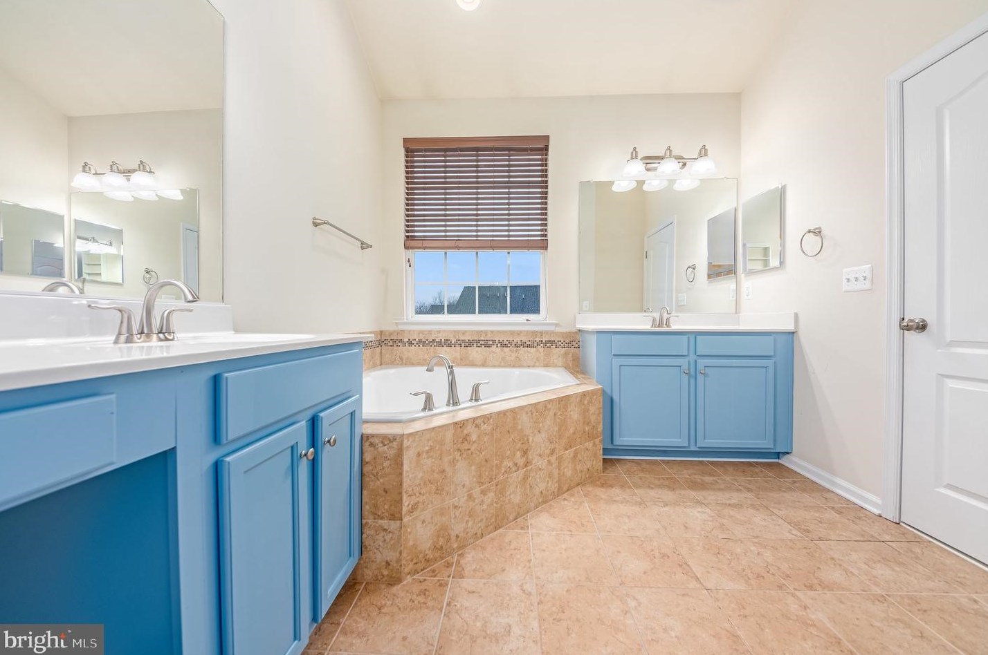 14 Lamplighter Ln, Stafford VA  22554-8533 exterior