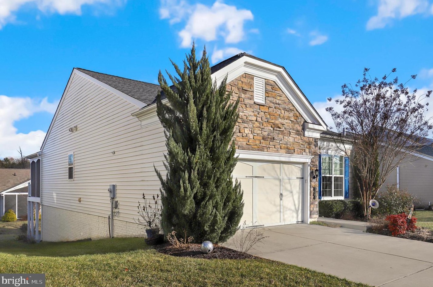 26 Table Bluff Dr, Fredericksburg VA  22406-5458 exterior