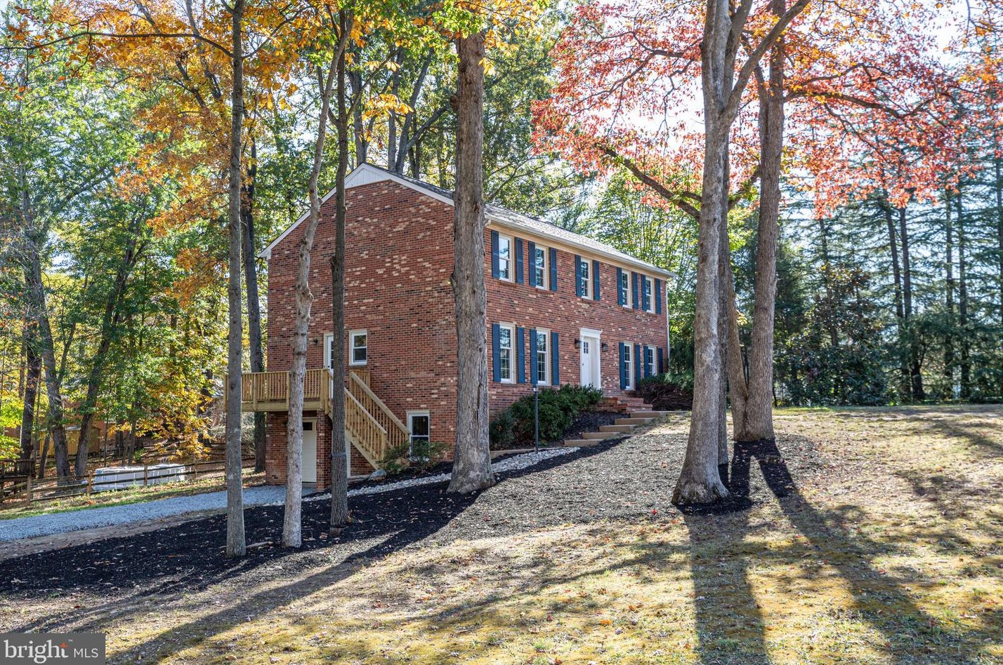 700 Winterberry Dr, Fredericksburg VA  22405-2056 exterior