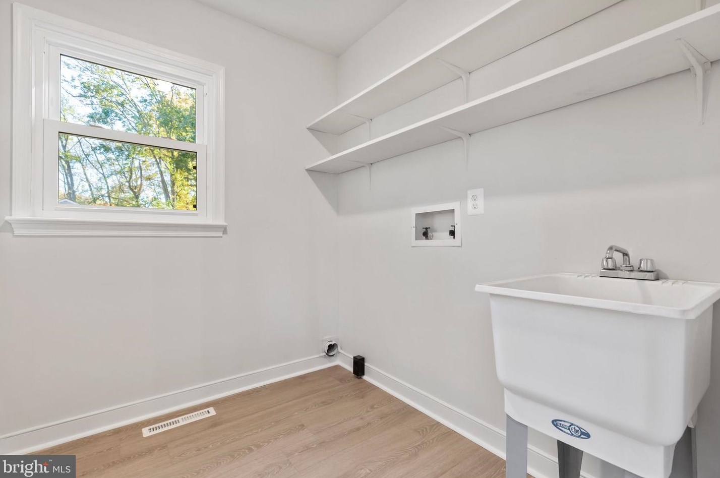 700 Winterberry Dr, Fredericksburg VA  22405-2056 exterior