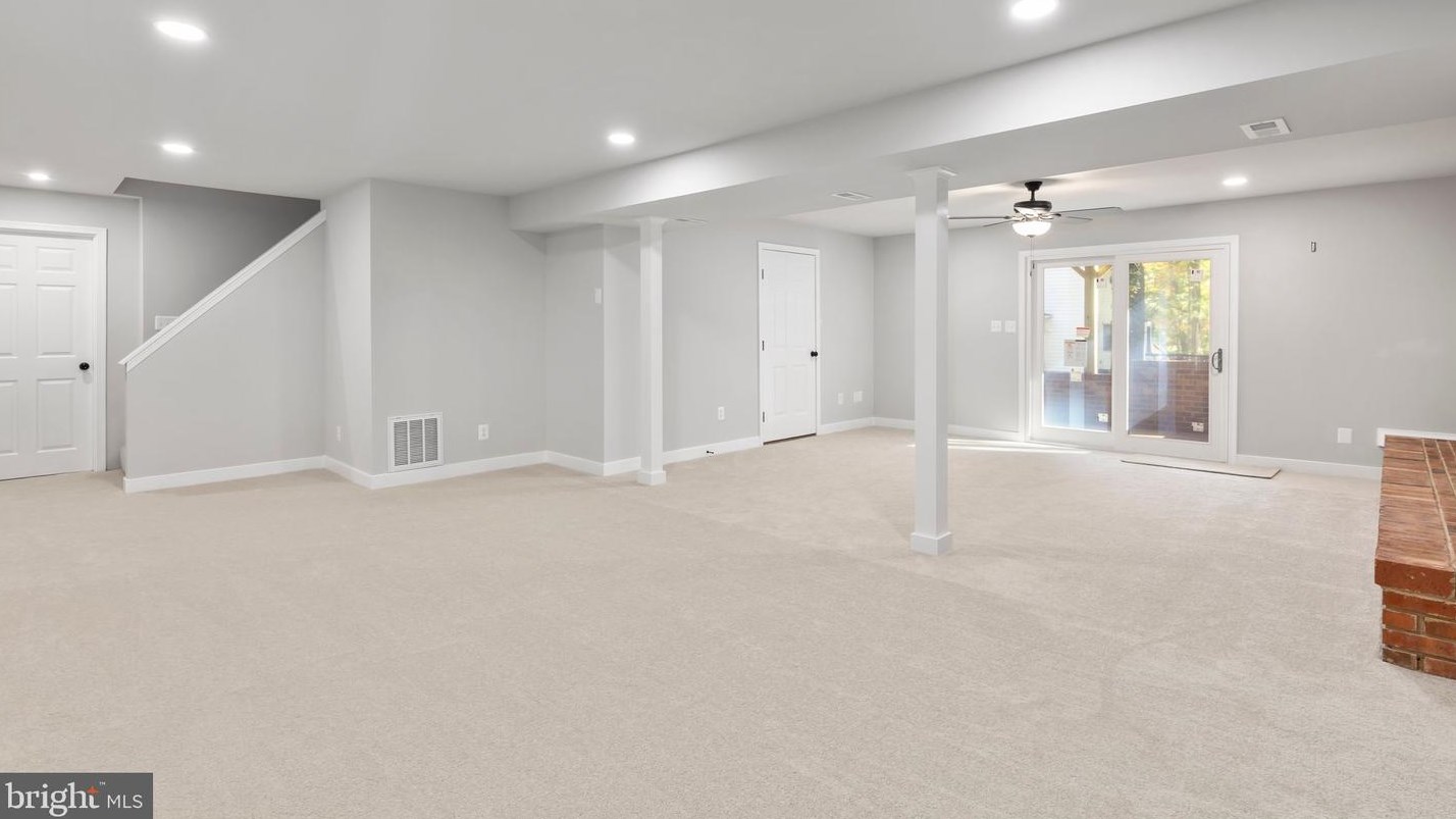 700 Winterberry Dr, Fredericksburg VA  22405-2056 exterior