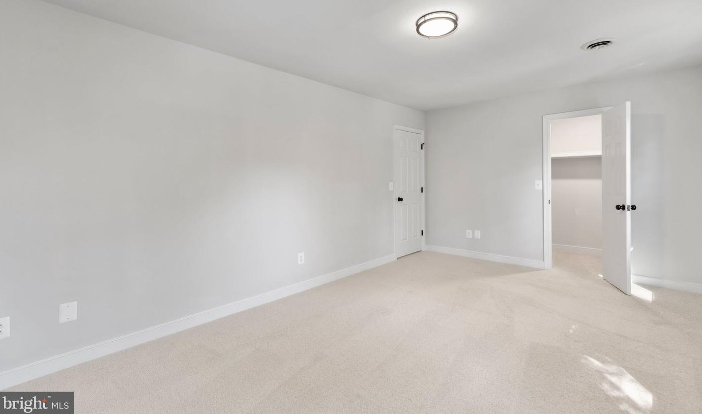 700 Winterberry Dr, Fredericksburg VA  22405-2056 exterior