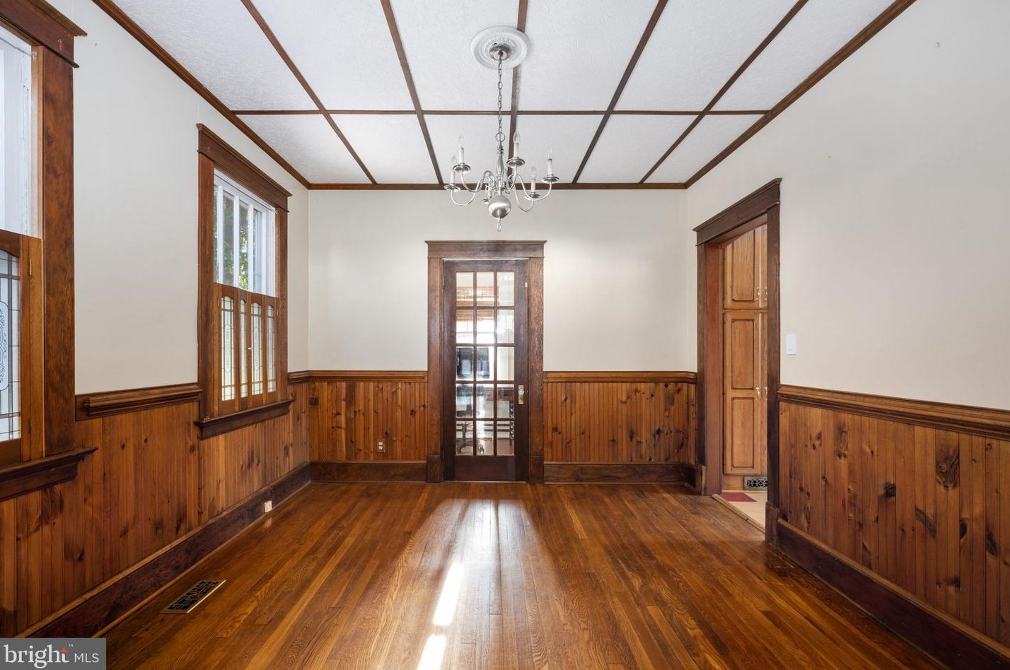 110 Madison Ave, Fredericksburg VA  22405-2527 exterior