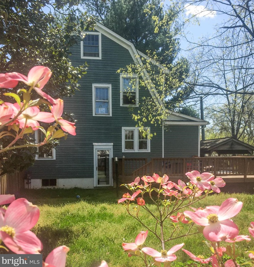 110 Madison Ave, Fredericksburg VA  22405-2527 exterior