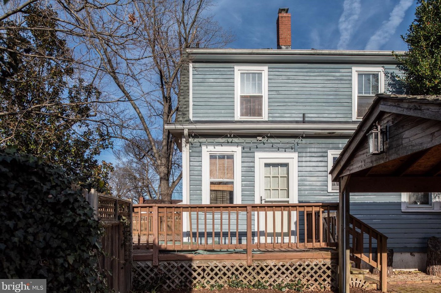 110 Madison Ave, Fredericksburg VA  22405-2527 exterior