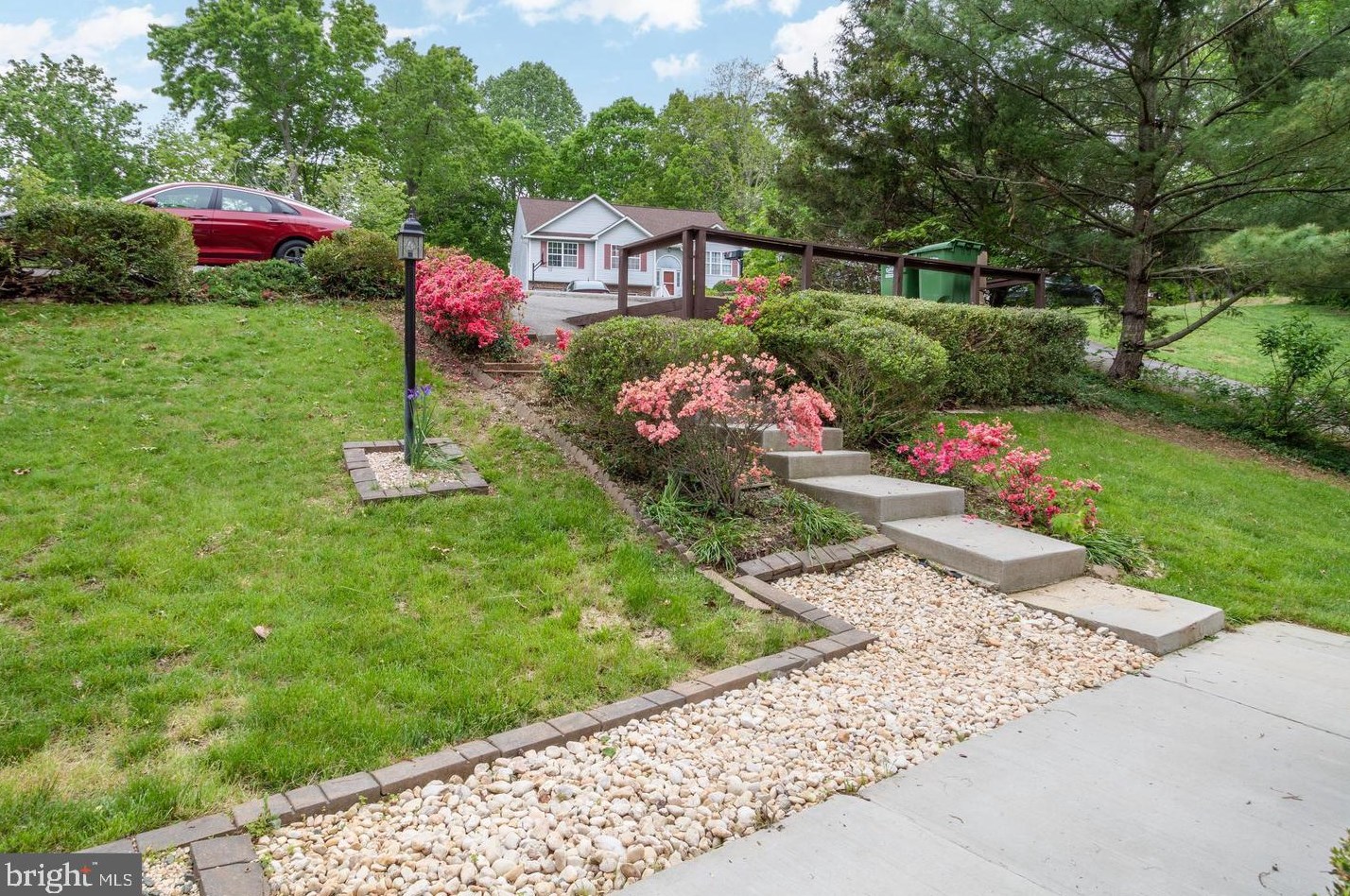 5 Yucca Dr, Fredericksburg VA  22405-6323 exterior