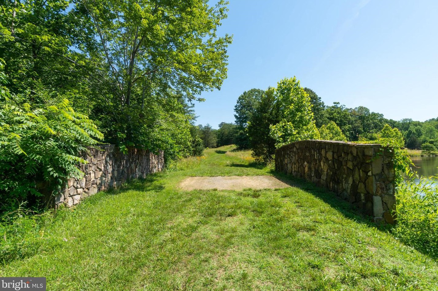 8 Riva Ridge Ln, Stafford VA  22556-6670 exterior