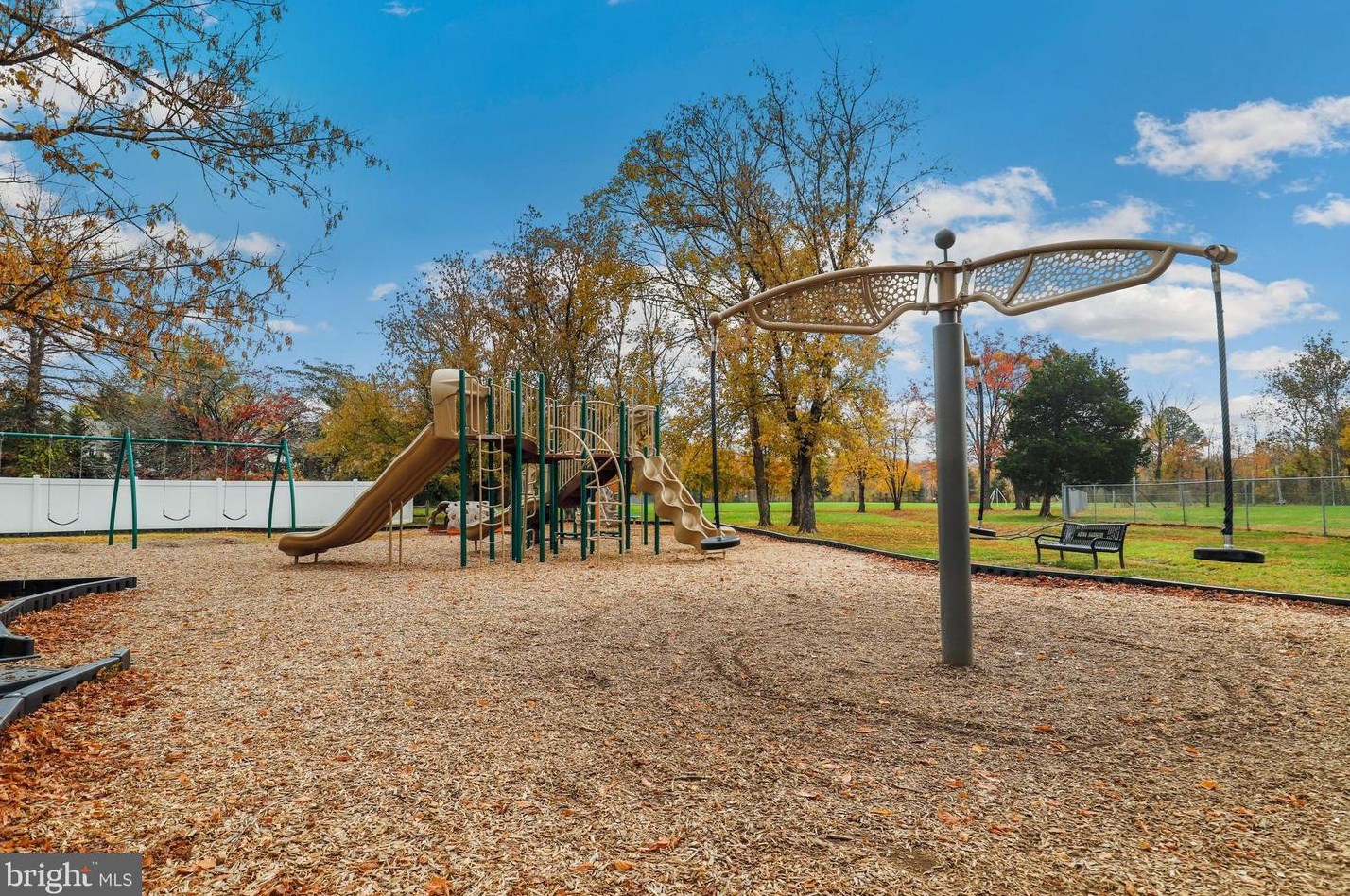 3216 Aquia Dr, Stafford VA  22554-2605 exterior