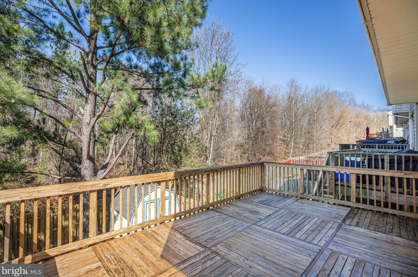 812 Kings Crest Dr, Stafford VA  22554-7739 exterior