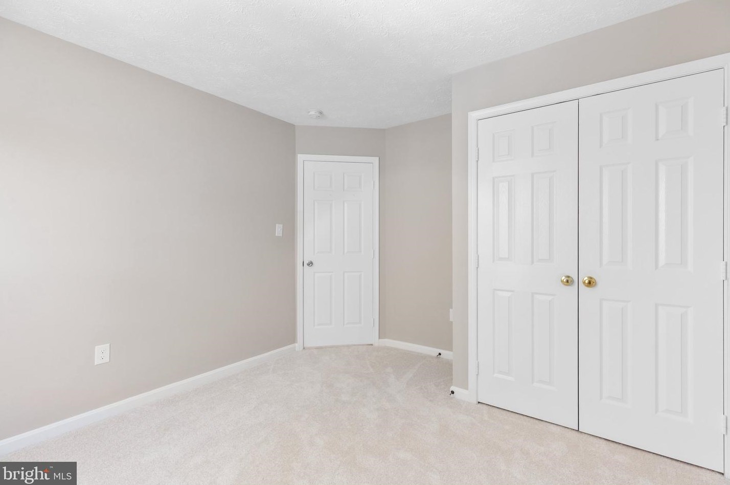 812 Kings Crest Dr, Stafford VA  22554-7739 exterior