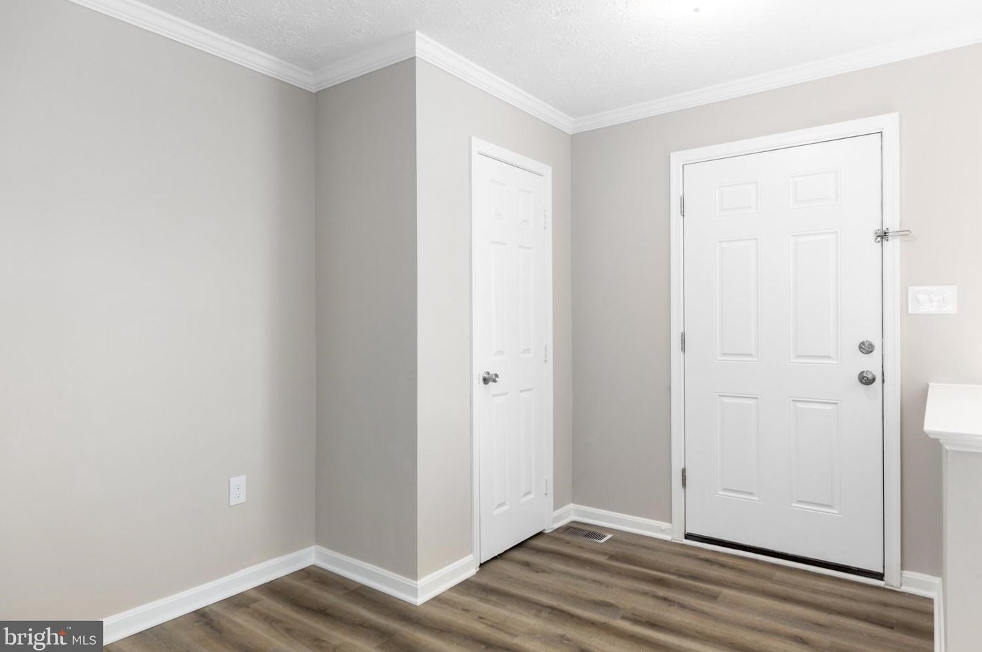 812 Kings Crest Dr, Stafford VA  22554-7739 exterior