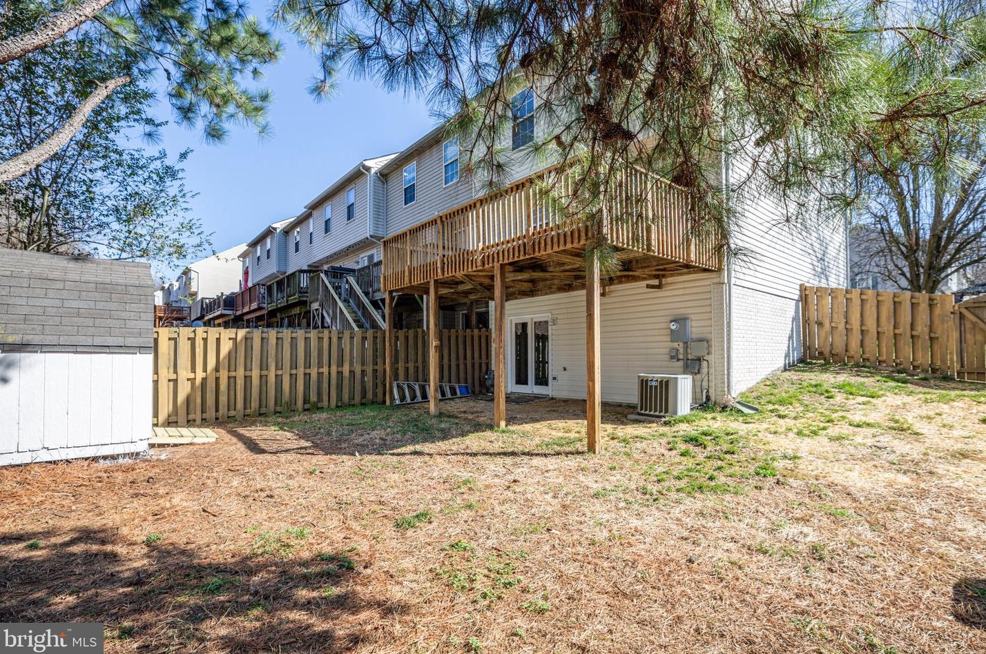 812 Kings Crest Dr, Stafford VA  22554-7739 exterior